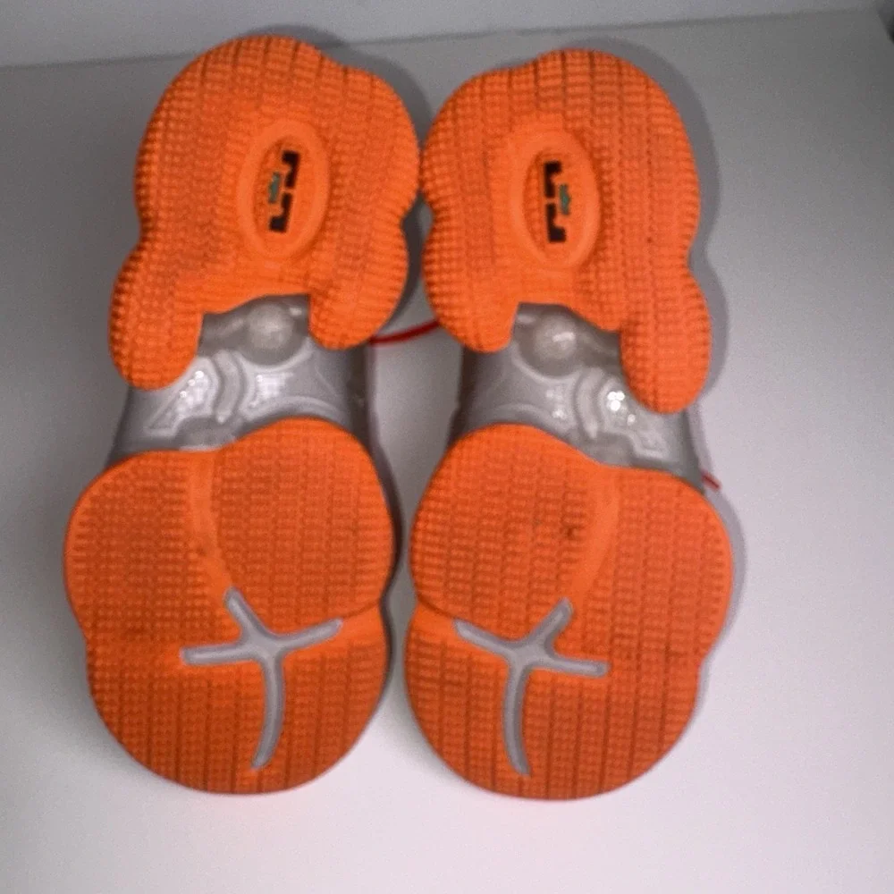 Nike lebron 19
